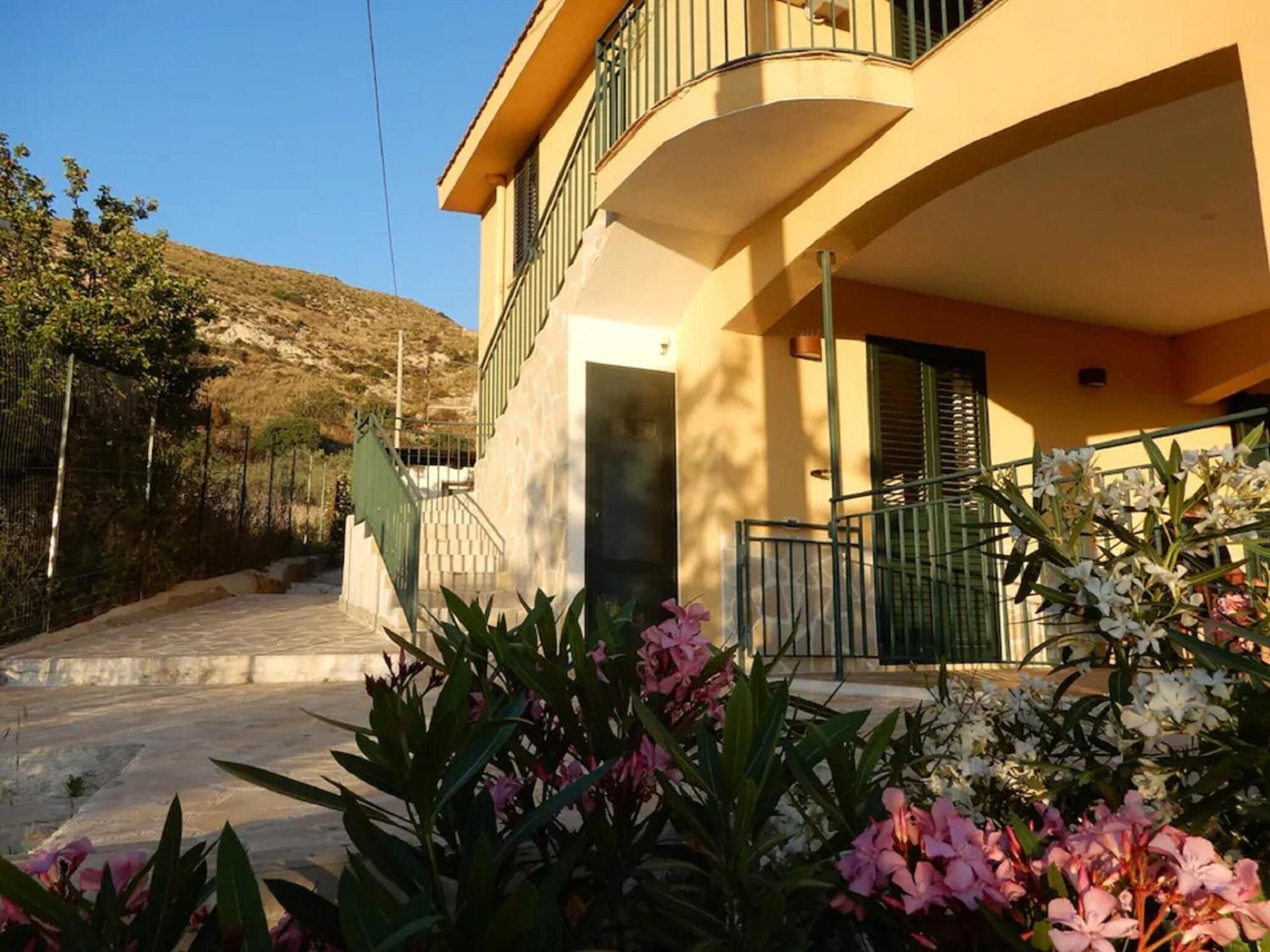 Ravishing Villa In Realmonte With Private Swimming Pool Kültér fotó